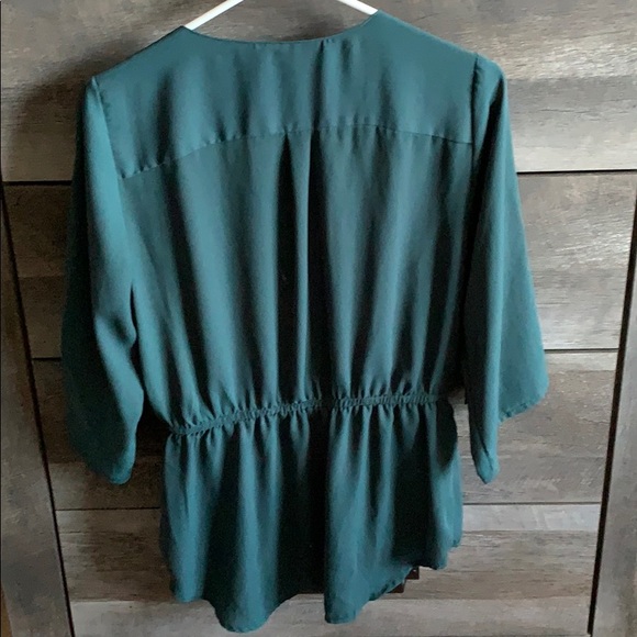 Mandee Top - Picture 4 of 4